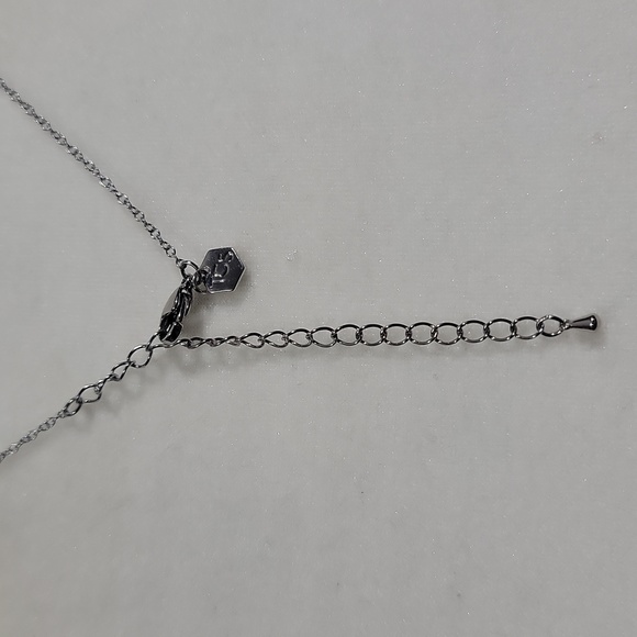 Swarovski Geometric Necklace - Picture 4 of 4